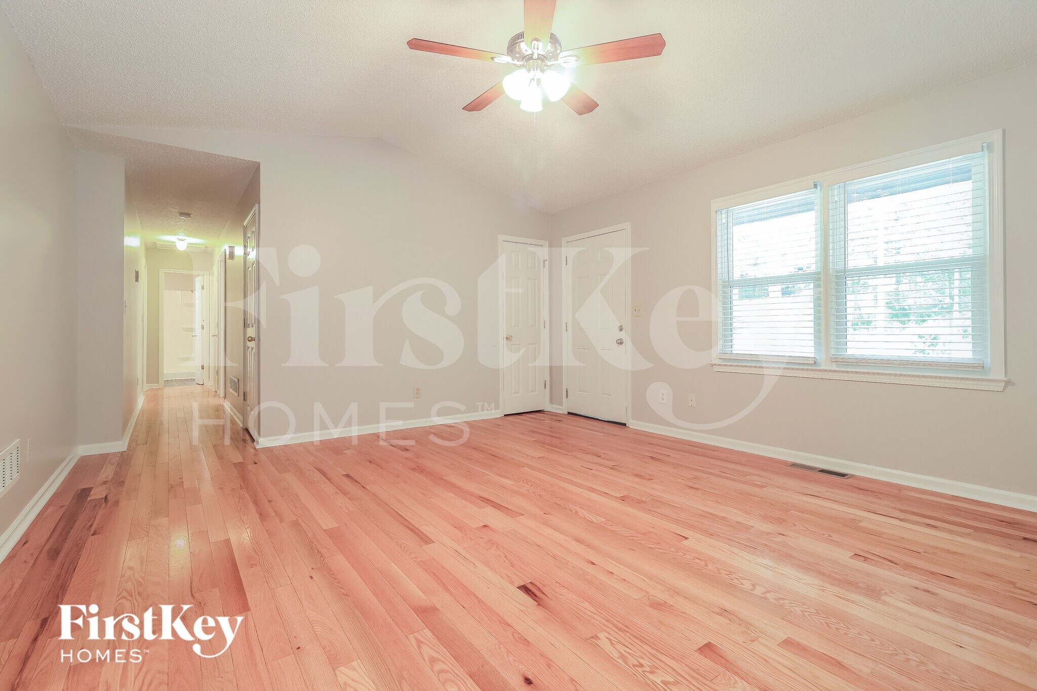 Building Photo - 124 Spring Dr