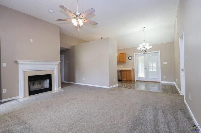 Building Photo - 103 Lions Gate