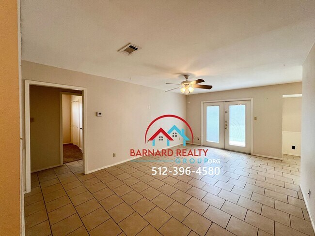 Building Photo - Available July 12: Duplex Close to Texas S...