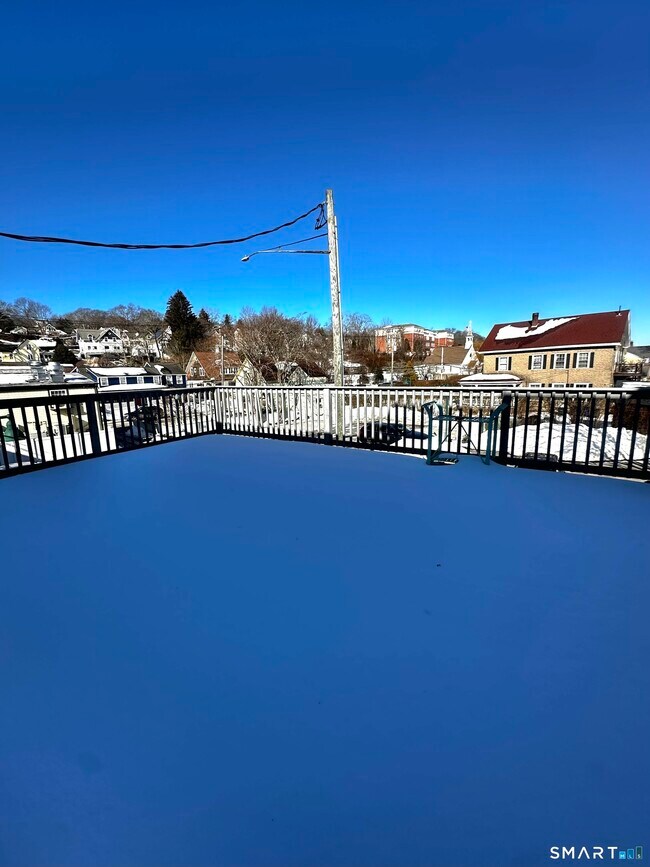 Building Photo - 32 W Main St