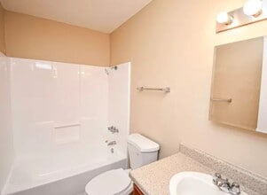 Building Photo - 160 Gibson Rd