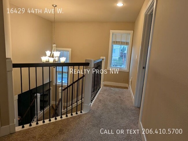 Building Photo - 16429 44th Ave W