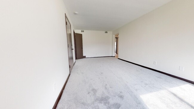 Building Photo - Parma - Ridgewood Lofts - 1 bedroom unit.