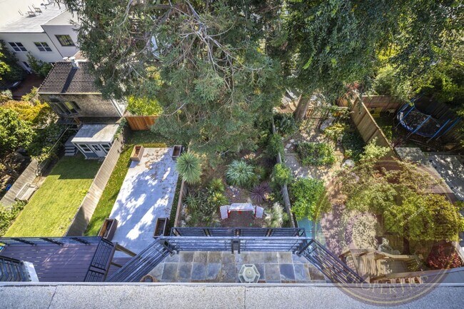 Building Photo - Noe Valley - 4 BR, 3 BA Condo 2,326 Sq. Ft...