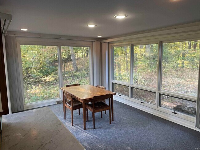 Building Photo - 2625 S Smith Rd