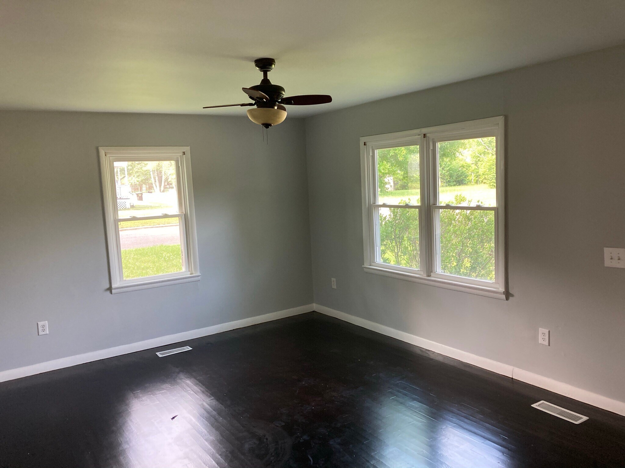 Building Photo - 1201 Avenue C SE