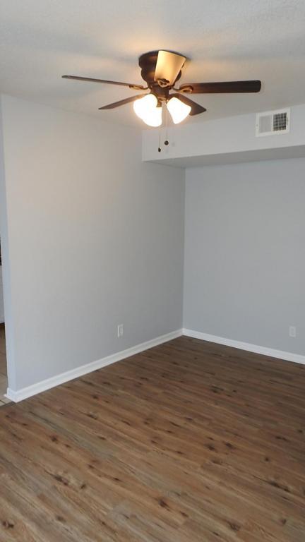 Building Photo - 620 N Hocker Ave