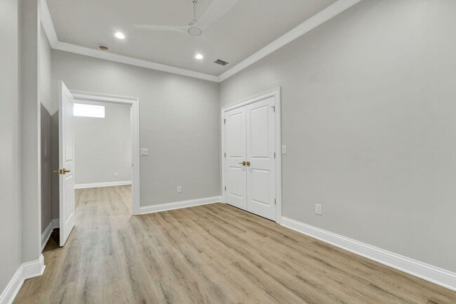 Building Photo - 265 Trunk St NE