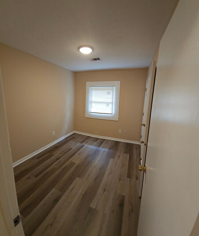 Building Photo - 5807 Hunter Rd