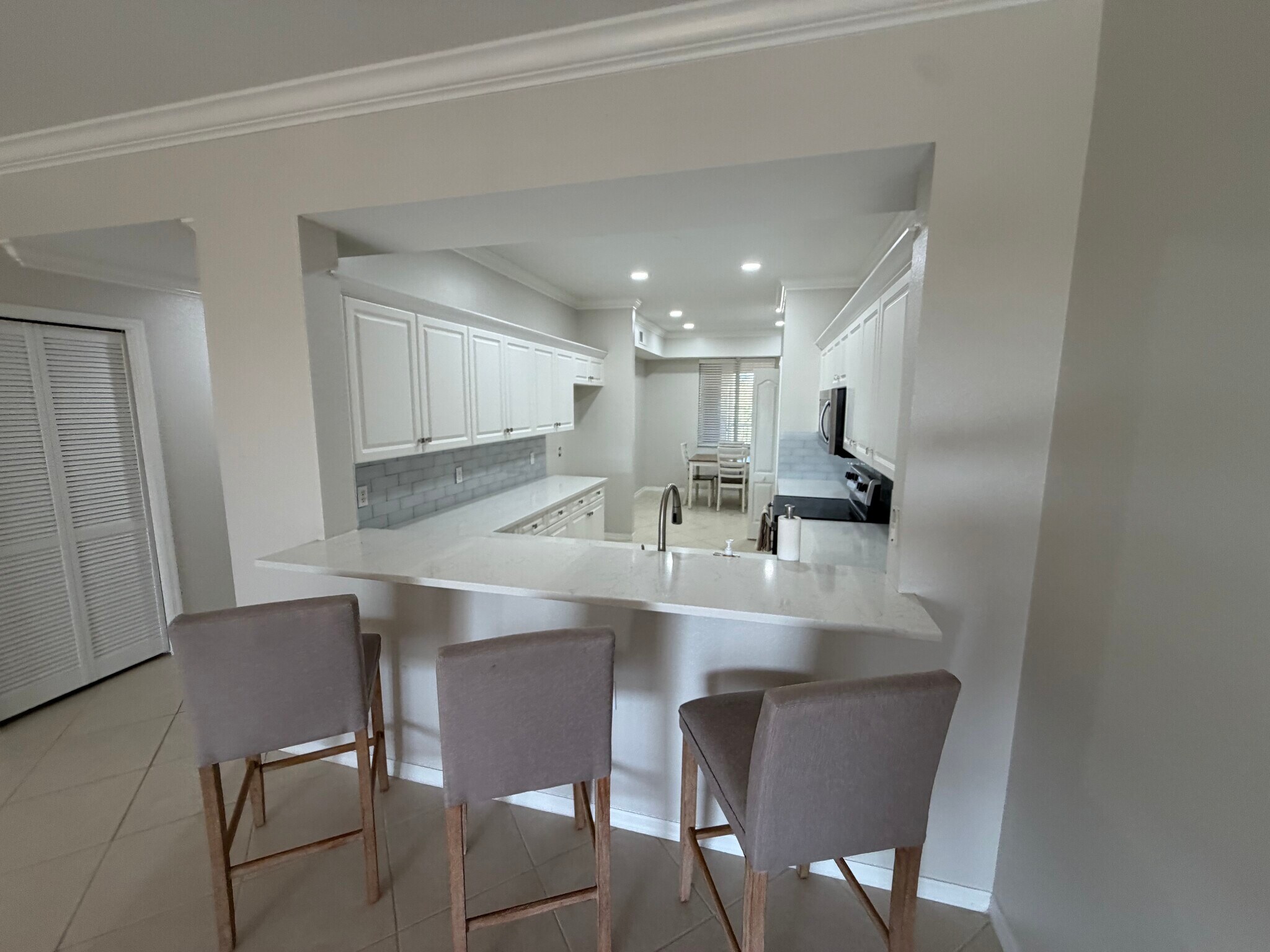 Building Photo - 8550 Kingbird Loop