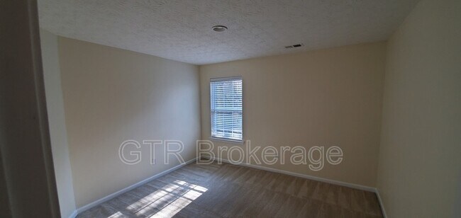 Building Photo - 5591 Rock Lake Dr