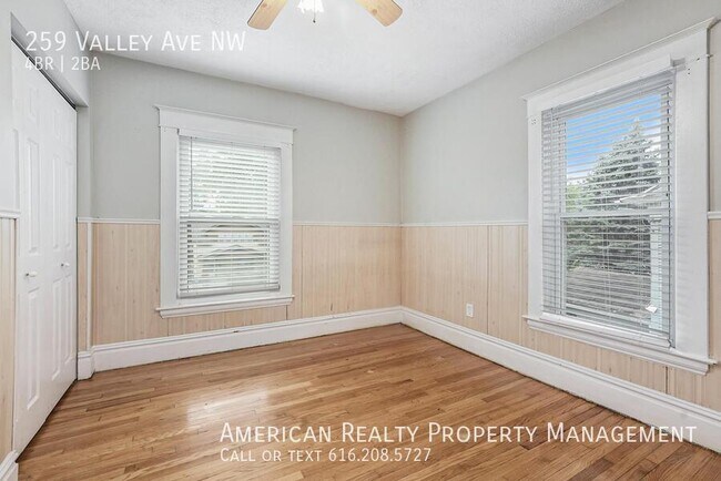 Building Photo - 259 Valley Ave NW