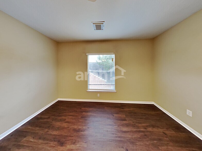 Building Photo - 2903 Linda Dr