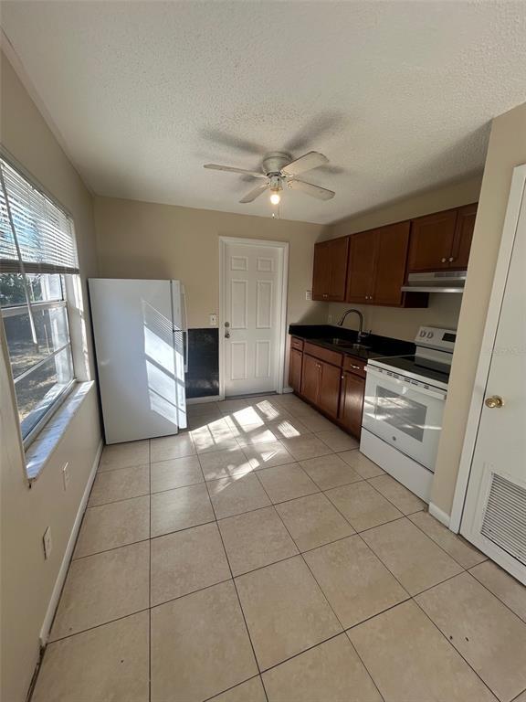 Building Photo - 276 Short St