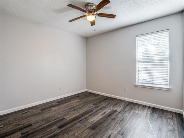 Building Photo - 571 Majestic Park Ln