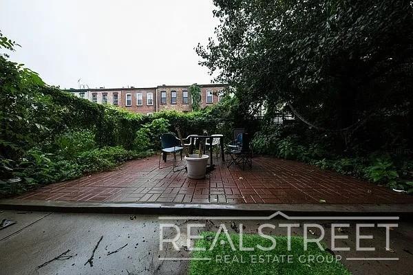 Building Photo - Modern 4 Bed 2 Bath Duplex with Yard in Stuyvesant Heights
