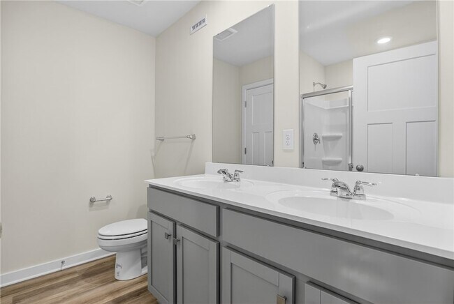 Building Photo - 704 Olivia St