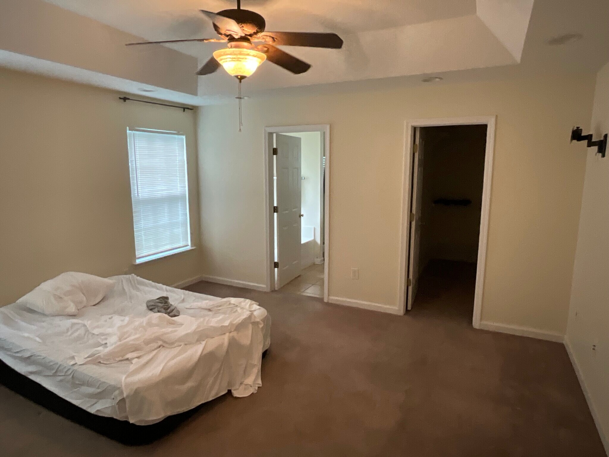 Master bedroom - 405 Harbour Reef Dr
