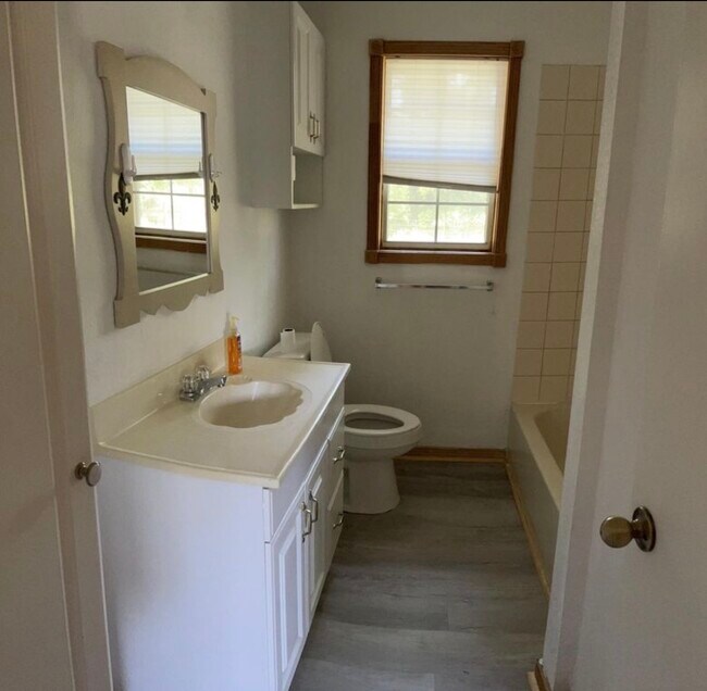 Building Photo - 4110 Derrick St