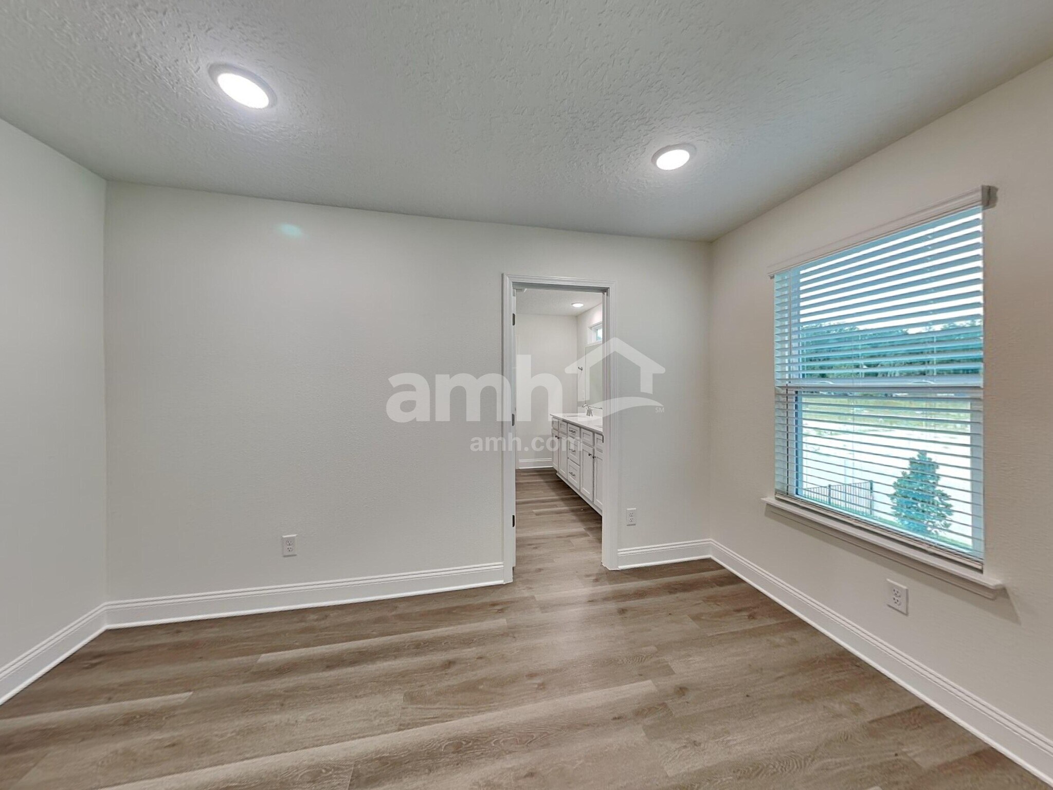 Building Photo - 11655 Hillside Dr