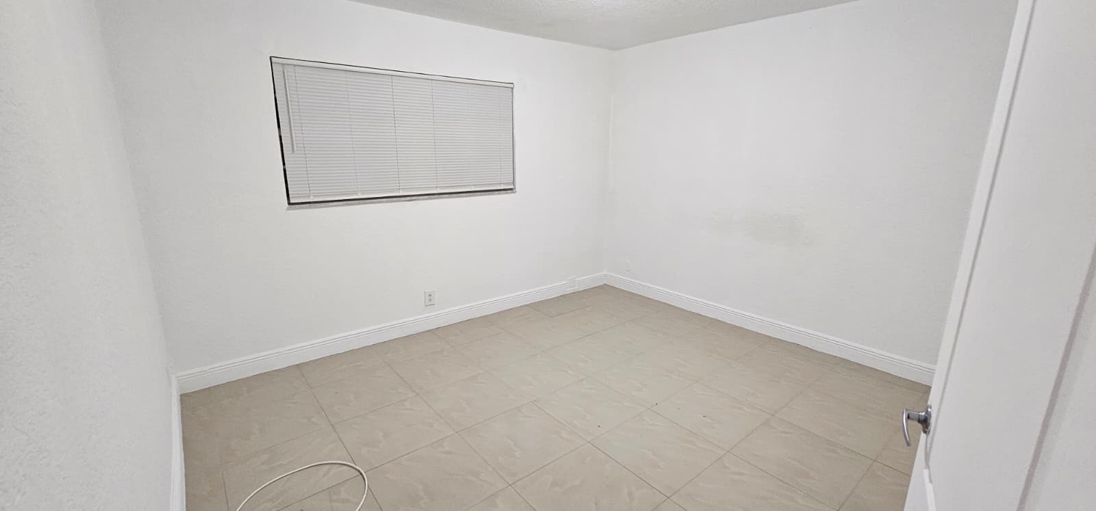 Building Photo - 110 SE 2nd St