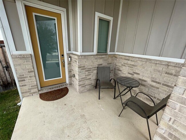 Building Photo - 8412 Cottage Rose Dr