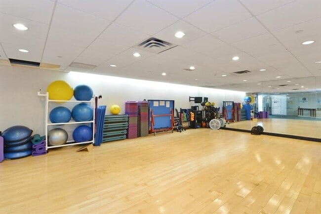 Building Photo - 4 Martine Ave