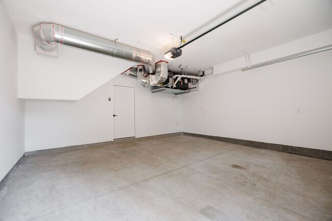 Building Photo - 223 S Stafford Ave
