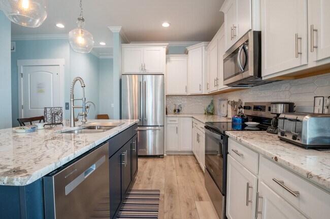 Building Photo - PLAN AND SECURE YOUR WINTER GETAWAY NOW