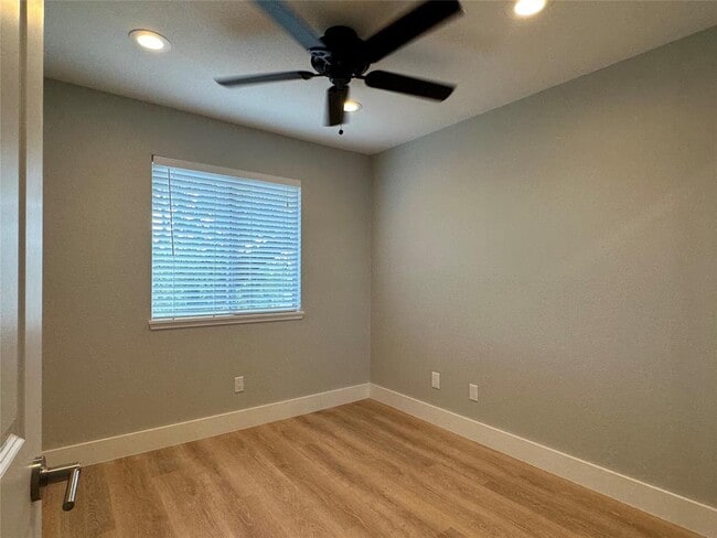 Building Photo - 7217 Aldea Dr