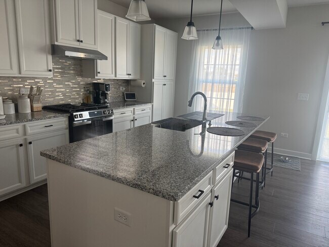 Building Photo - 1309 S Wind Dr