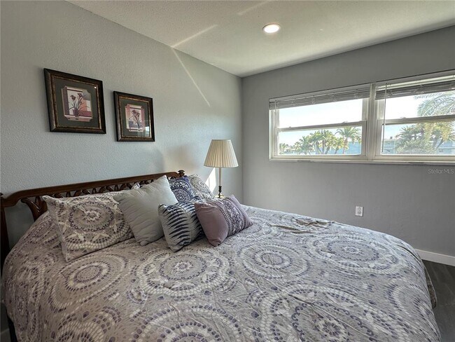 Building Photo - 300 64th Ave