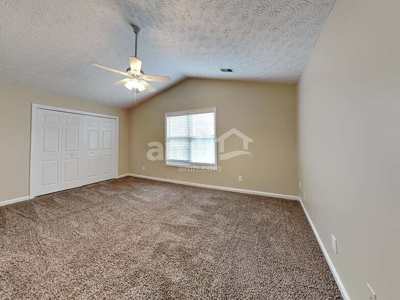 Building Photo - 1200 Evergreen Oak Way