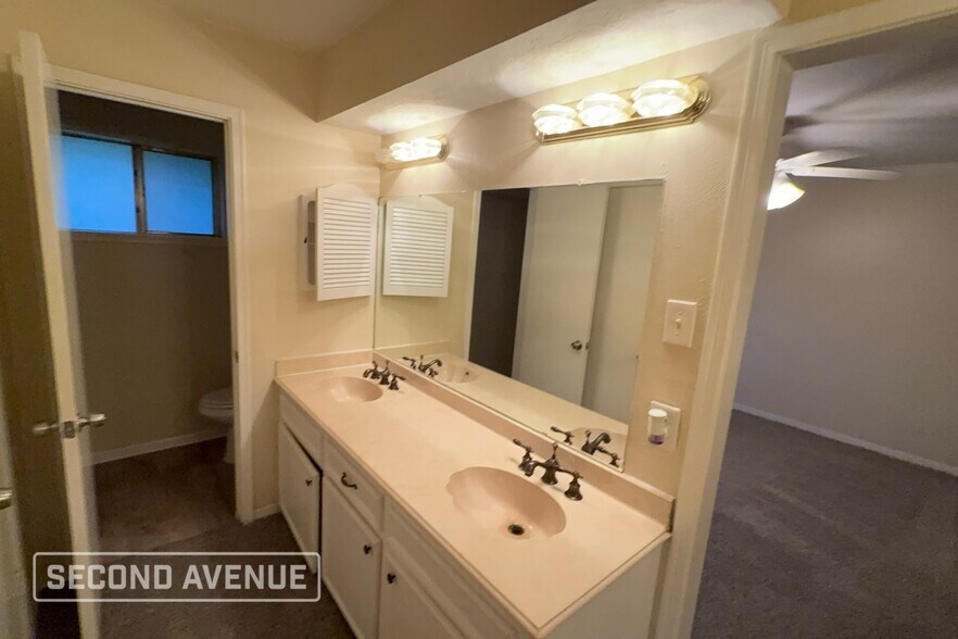 Building Photo - 2542 Anzalone Dr