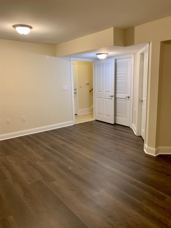 Building Photo - 5460 Glenridge View NE