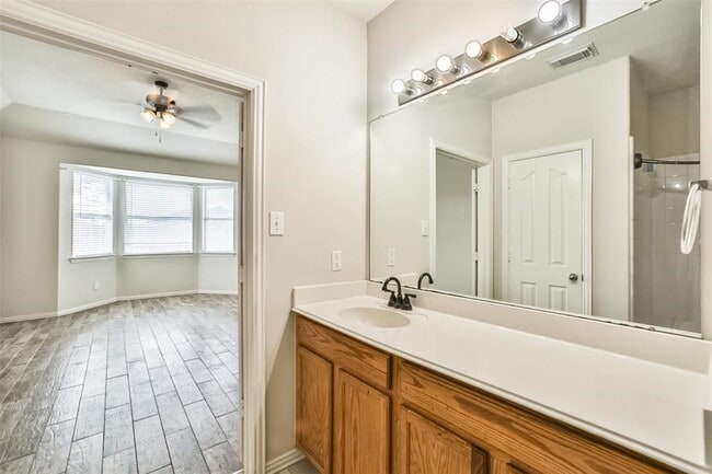Building Photo - 911 Merlin Roost Ct