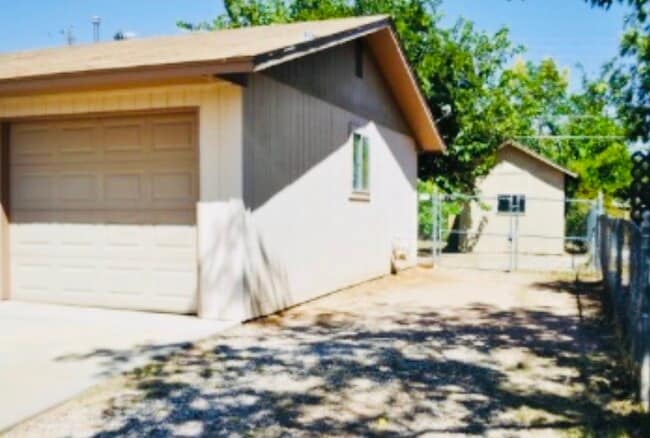 Building Photo - 352 Saguaro Drive