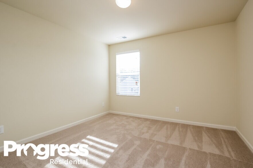 Building Photo - 16 Everett Cir SE