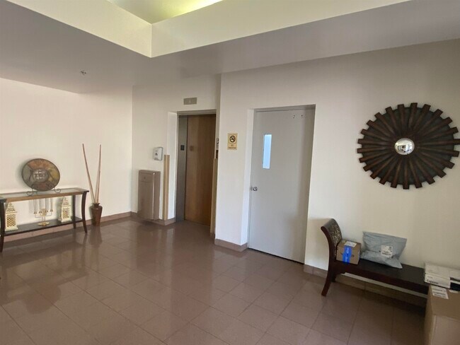 Building Photo - 517 74th St