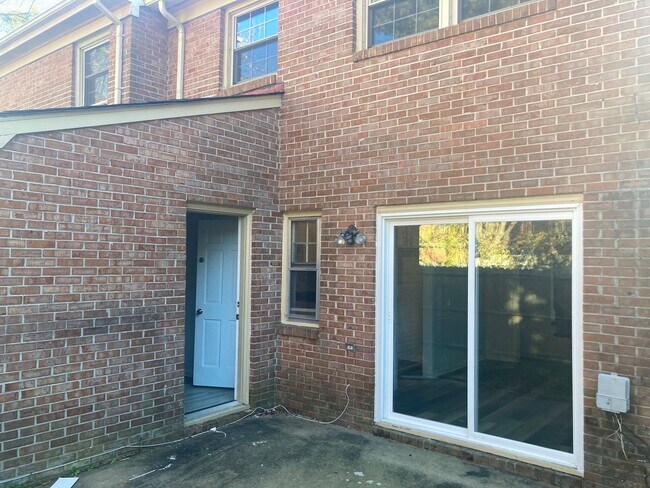 Building Photo - 301 Advocate Ct