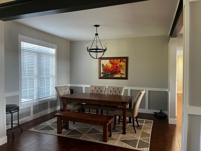 Formal dining - 100 N Homestead Ln