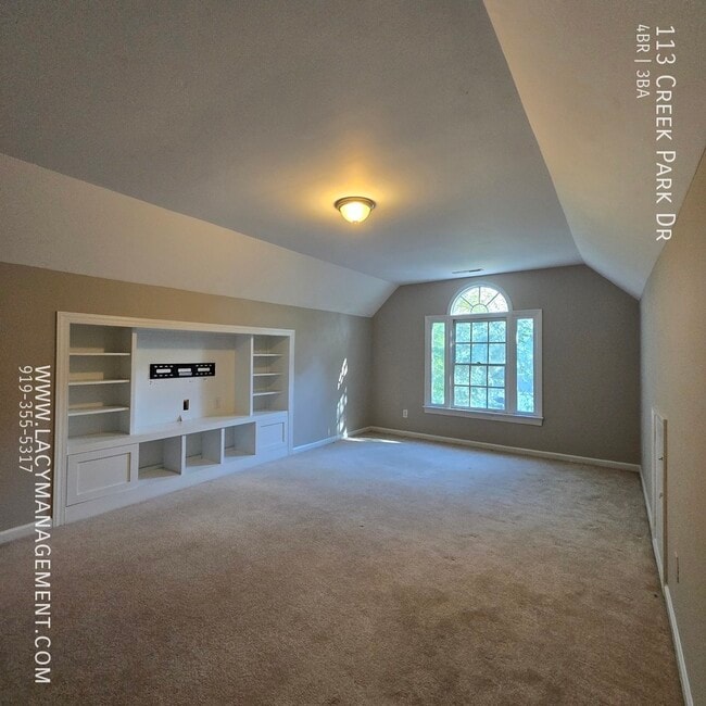 Building Photo - 113 Creek Park Dr