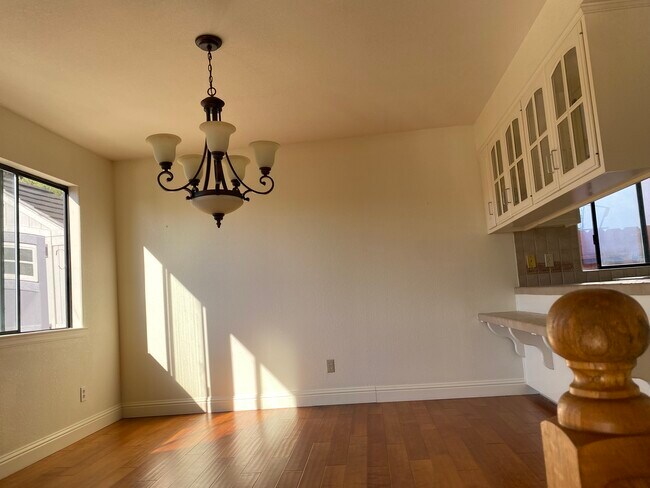 Building Photo - 684 Shamrock Ln