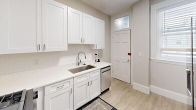 Building Photo - NO BROKER FEE!  GORGEOUS ALLSTON 3 BED WITH IN-UNIT LAUNDRY, PARKING