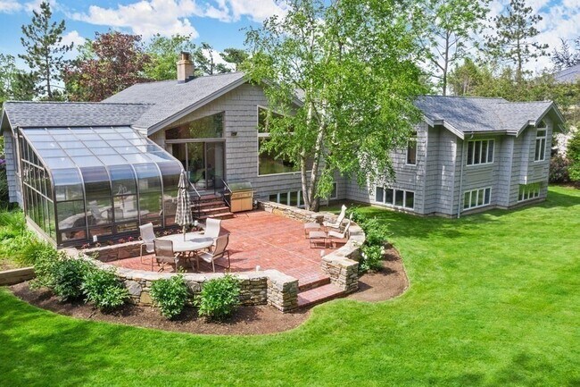 Building Photo - 32 Countryside Rd