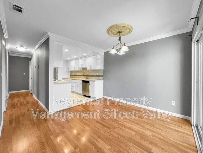Building Photo - 547 Groth Pl
