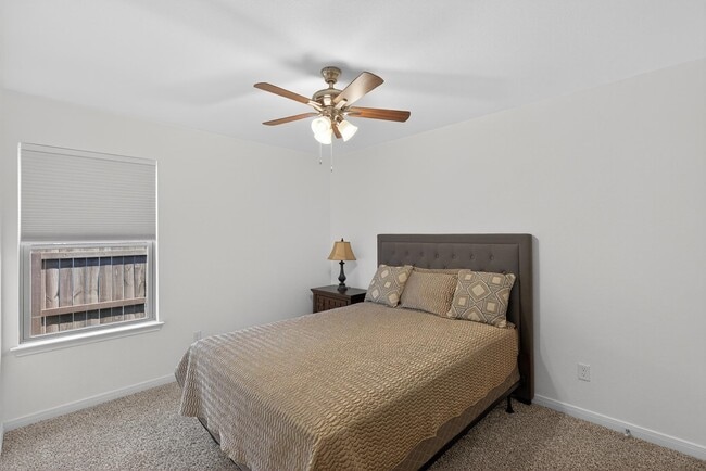 Building Photo - 830 Cypress Ln