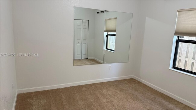 Building Photo - 737 SE 37th Pl