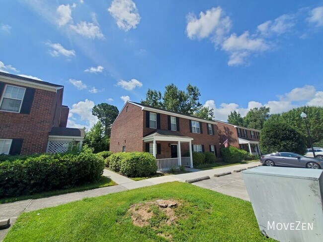 Building Photo - 5042 Lamppost Cir