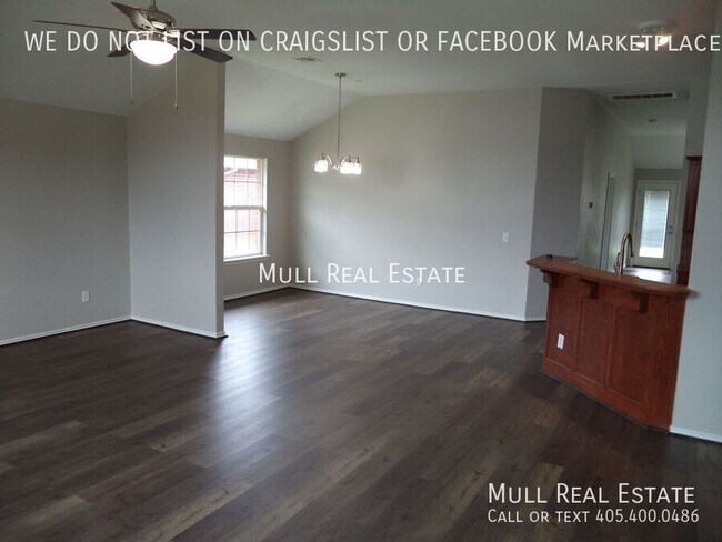 Building Photo - 5404 SE 80th-